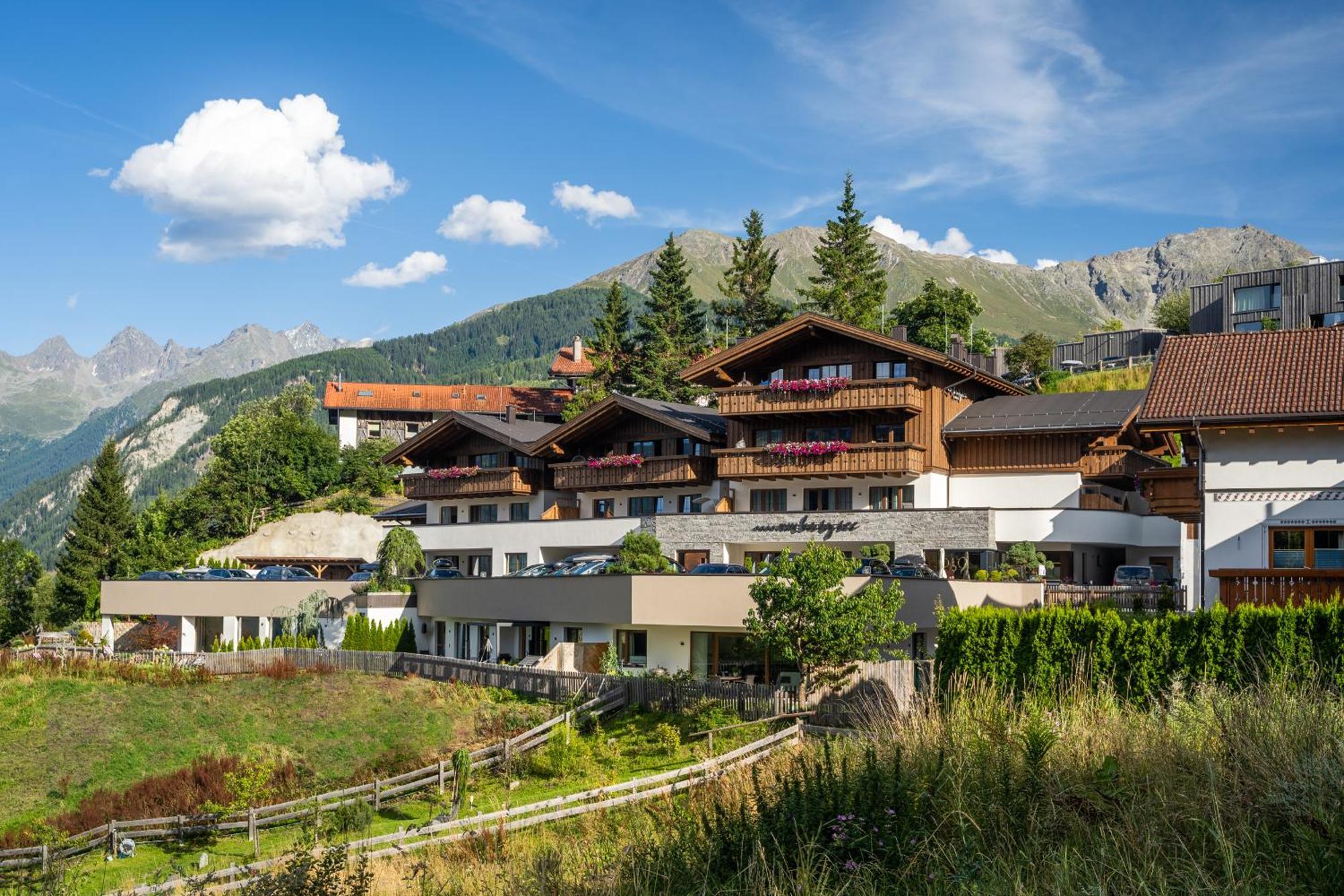Alpin Chalet Am Burgsee Ladis Extérieur photo